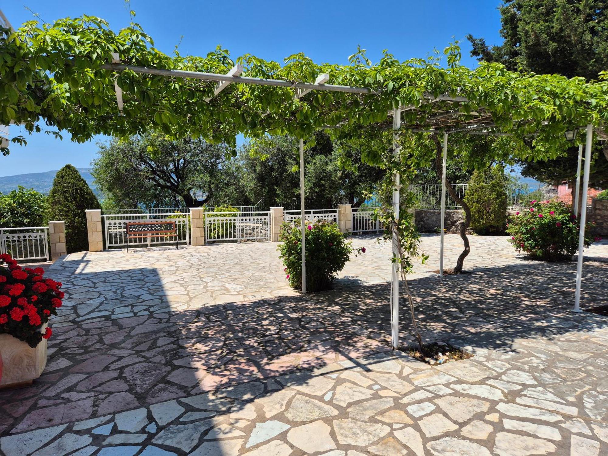 Apartments Marina House Farsa Exterior photo
